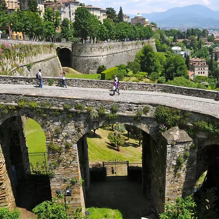La Torta Di Mele * Bérgamo