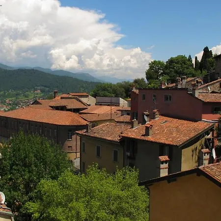 ラ トルタ ディ メーレ アパート ベルガモ